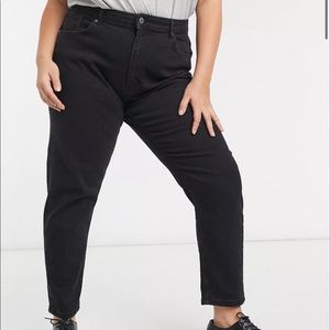Only Curve veneda high rise mom jeans in black